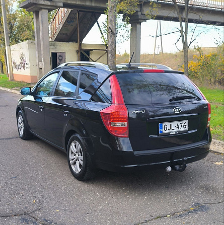 На автомате хороший автомобиль для семьи. Тирасполь - изображение 4