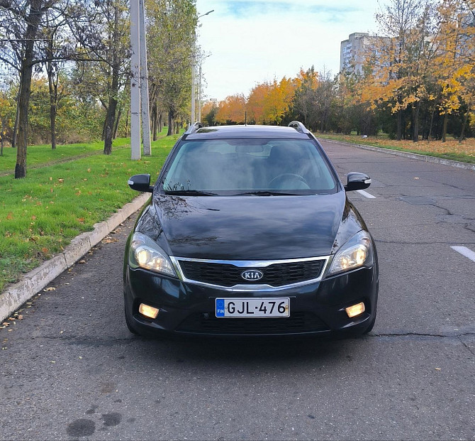 На автомате хороший автомобиль для семьи. Тирасполь - изображение 3