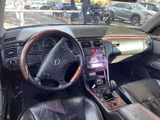 Мерседес 210 в хорошем состоянии звоните пишите. Тирасполь