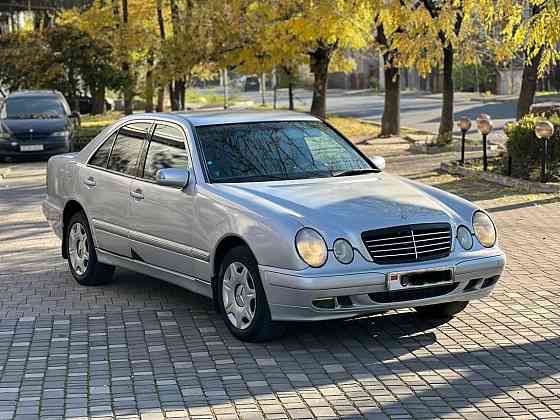 Мерседес 210 в хорошем состоянии звоните пишите. Тирасполь