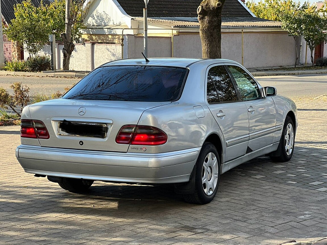 Мерседес 210 в хорошем состоянии звоните пишите. Тирасполь - изображение 2