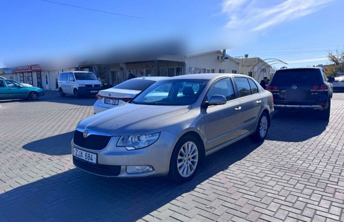 Нейтральные номера экономичная купили в автосалоне машина обслужена. Тирасполь - изображение 1