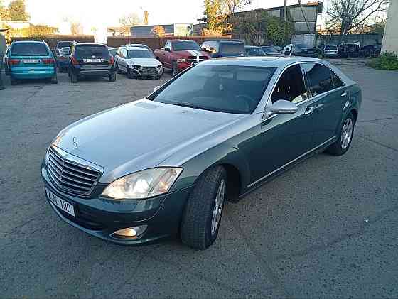 Нейтральные номера отличный мерседес ! на обмен можно пишите. Тирасполь