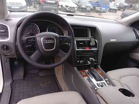 Максимальная комплектация ауди кью сем обслужена. или на обмен. Тирасполь