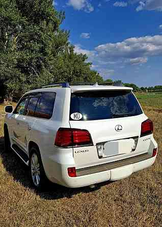 Шикарный внедорожник нейтральные номера Тирасполь пишите. Тирасполь