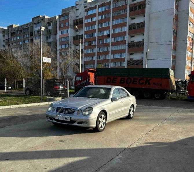 Мерседес 211 в отличном состоянии можно на обмен пишите. Тирасполь - изображение 1