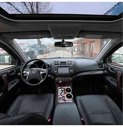 Свежепригнан растаможен 7 мест полный привод пишите. Тирасполь