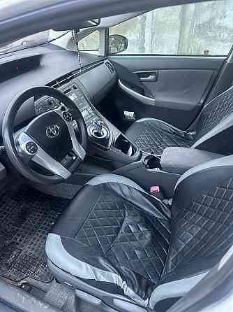 Отличный приус гибрид газ в хорошей комплектации Тирасполь Тирасполь