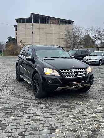 Шикарный мерседес мл можно на обмен пишите. Тирасполь