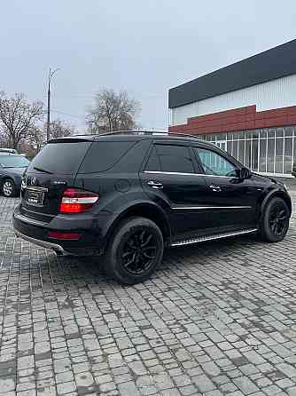 Шикарный мерседес мл можно на обмен пишите. Тирасполь