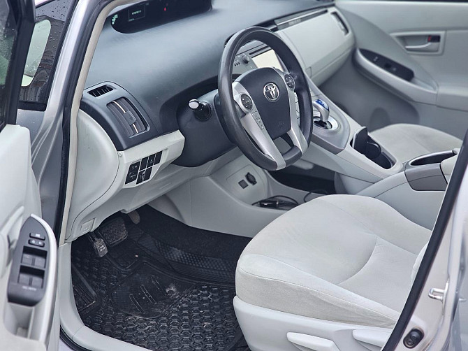 Рестовый приус полностью обслужен пишите на обмен. Тирасполь - изображение 4