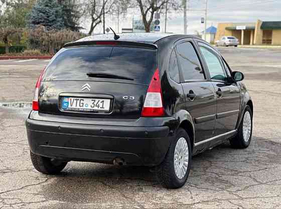 Экономичная машинка на автомате можно на обмен. Тирасполь