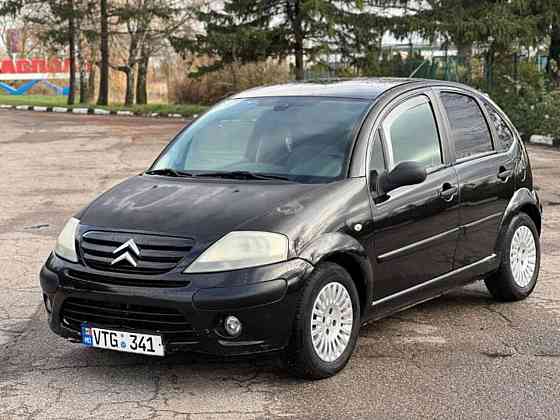 Экономичная машинка на автомате можно на обмен. Тирасполь