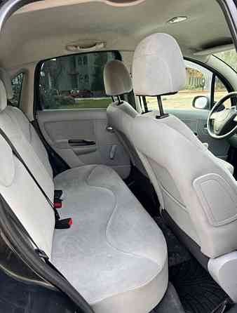 Экономичная машинка на автомате можно на обмен. Тирасполь