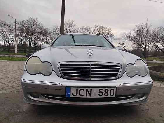Мерседес в хорошем состоянии на обмен пишите. Тирасполь