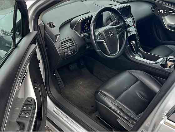 Классный автомобиль плагин гибрид на обмен. Тирасполь Тирасполь