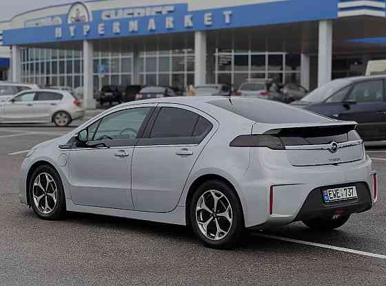 Классный автомобиль плагин гибрид на обмен. Тирасполь Тирасполь