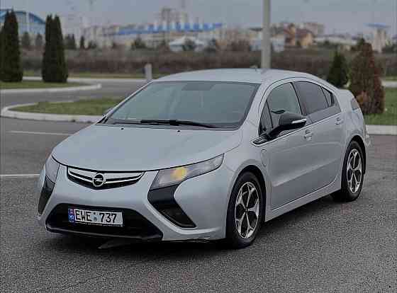 Классный автомобиль плагин гибрид на обмен. Тирасполь Тирасполь