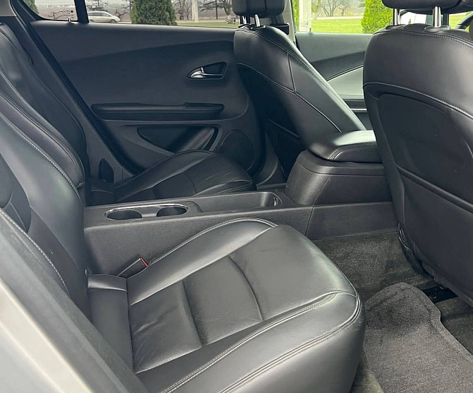 Классный автомобиль плагин гибрид на обмен. Тирасполь Тирасполь - изображение 7