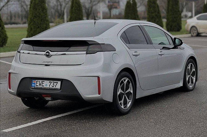 Классный автомобиль плагин гибрид на обмен. Тирасполь Тирасполь - изображение 3