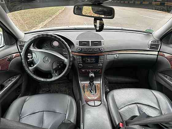 Комфортный мерседес 211 на автомате газ метан пишите Тирасполь