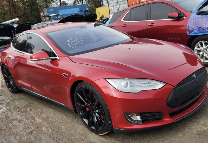 Шикарная тесла в отличном состоянии растаможена можно на обмен. Tiraspol - fotografie 5