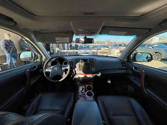 Надежный кроссовер полный привод 7 мест пишите Tiraspol