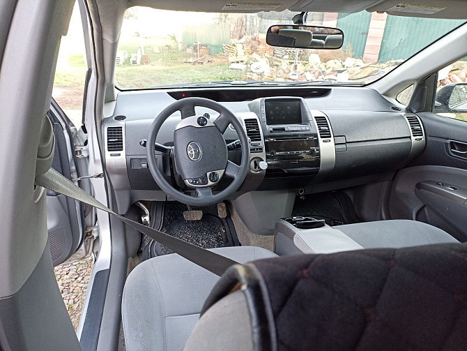 Приус в хорошем состоянии гибрид и газ метан пишите Тирасполь - изображение 2