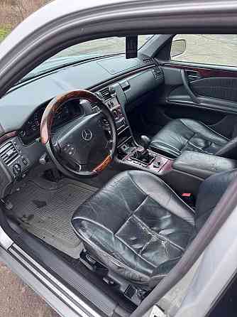 Мерседес 210 в максимальной комплектации на обмен пишите Тирасполь