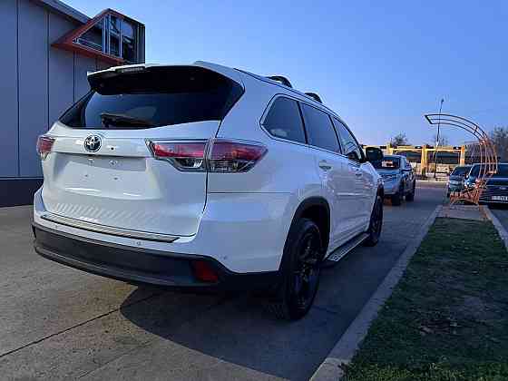 Надежный кроссовер растаможен 7 мест можно на обмен. Тирасполь