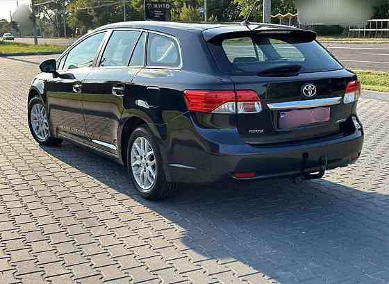 Тайота авенсис только приехала растаможена можно на обмен пишите Тирасполь