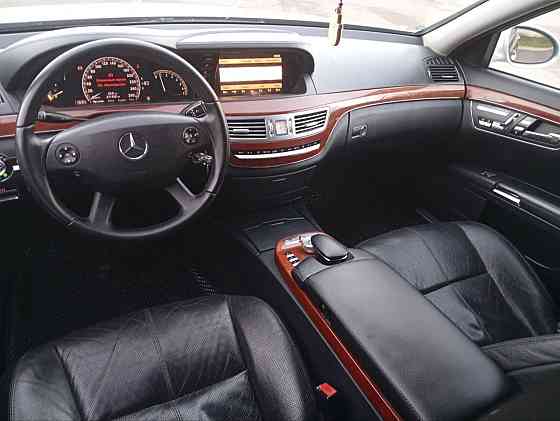 Шикарный мерседес нейтральные номера на обмен пишите Тирасполь