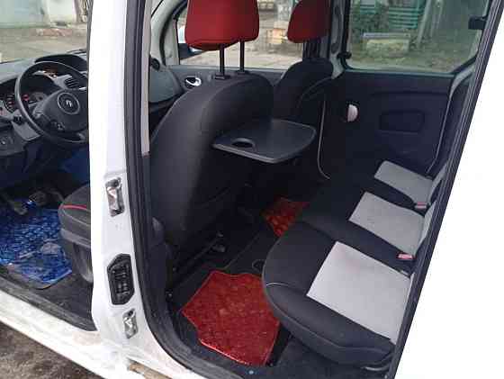 Очень экономный вместительный минивен пишите Тирасполь