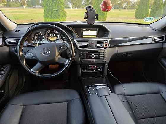 Свежепригнан отличный мерседес на максималке или на обмен пишите Тирасполь