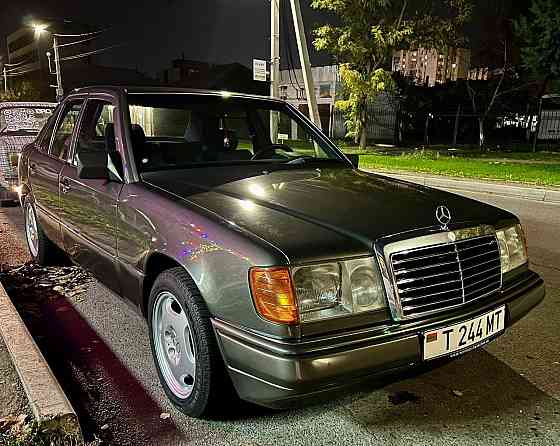 Легендарный мерседес 124 вложили много любви и средств более 5 тыс дол пишите Тирасполь