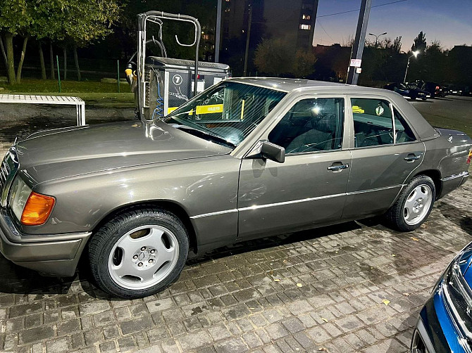 Легендарный мерседес 124 вложили много любви и средств более 5 тыс дол пишите Тирасполь - изображение 3