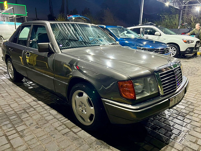 Легендарный мерседес 124 вложили много любви и средств более 5 тыс дол пишите Тирасполь - изображение 4