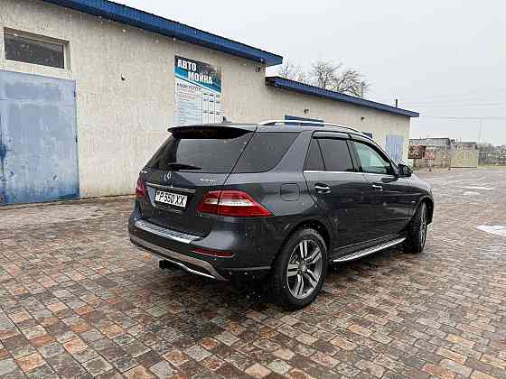 Шикарный мерседес мл в отличном состоянии пишите на обмен Tiraspol