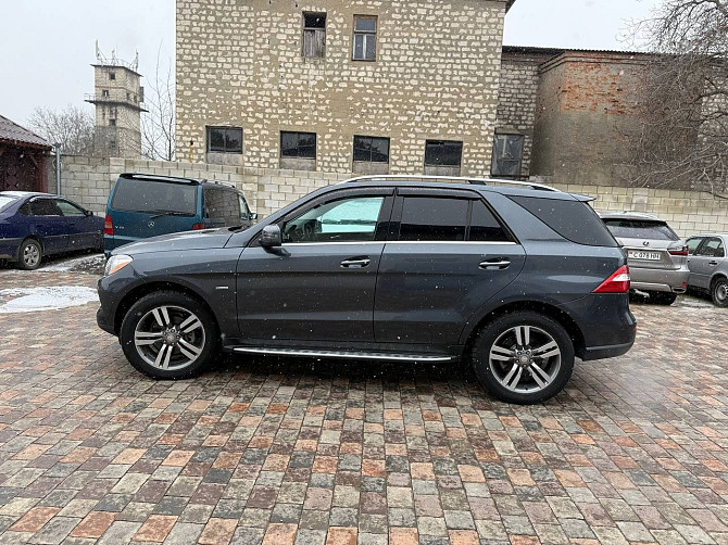 Шикарный мерседес мл в отличном состоянии пишите на обмен Tiraspol - fotografie 3