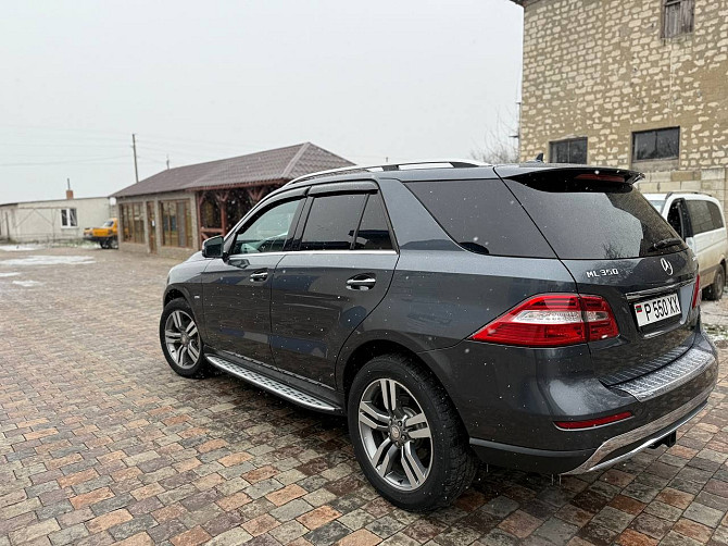 Шикарный мерседес мл в отличном состоянии пишите на обмен Tiraspol - fotografie 2