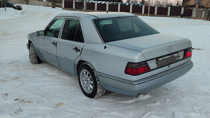 Мерседес 124 в отличном состоянии пишите 77751188 ватсап телеграм Тирасполь - изображение 4