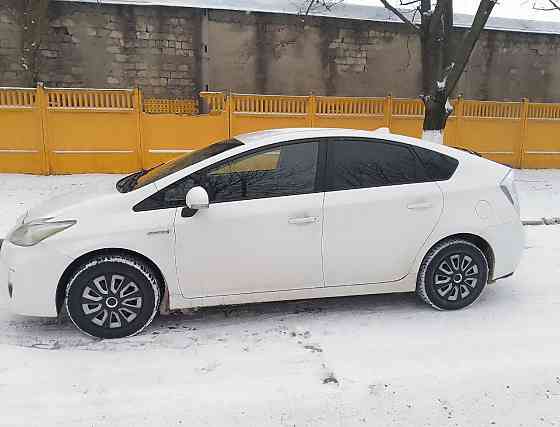 Приус гибрид метан полностью обслужен на обмен пишите 77751188 Тирасполь