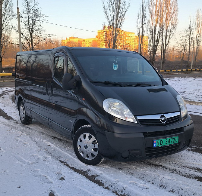 Опель виваро отличный бусик на обмен пишите 77751188 ватсап телеграм Тирасполь - изображение 3