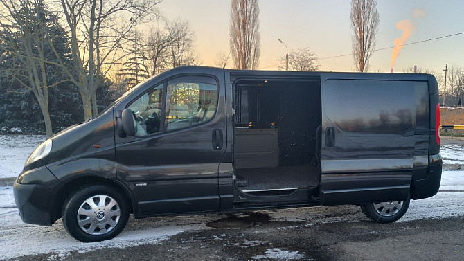 Опель виваро отличный бусик на обмен пишите 77751188 ватсап телеграм Тирасполь - изображение 8