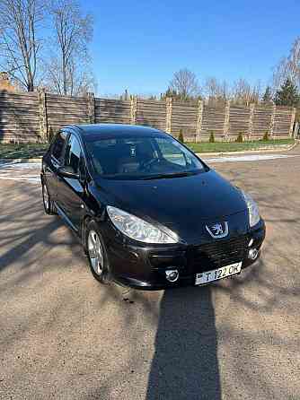 Экономичная машинка в отличном состоянии пишите 77751188 ватсап телеграм Тирасполь