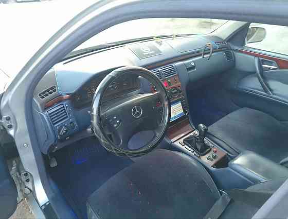 Мерседес 210 в хорошей комплектации можно на обмен пишите 77751188 Тирасполь