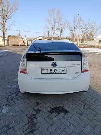 Приус гибрид метан в отличном состоянии на обмен пишите 77751188 Тирасполь