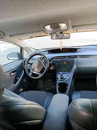 Приус гибрид метан в отличном состоянии на обмен пишите 77751188 Тирасполь