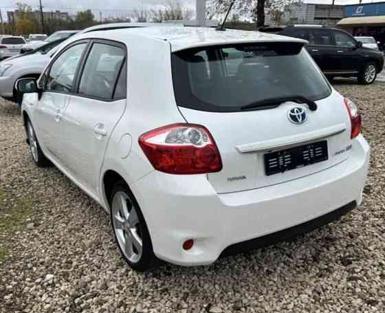 Тайота аурис гибрид на обмен пишите по номеру 77751188 Тирасполь