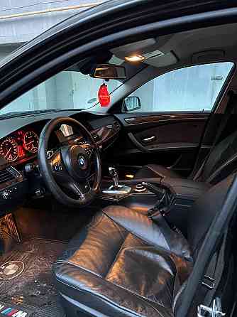 БМВ е60 максимальная комплектация на обмен пишите 77751188 Тирасполь